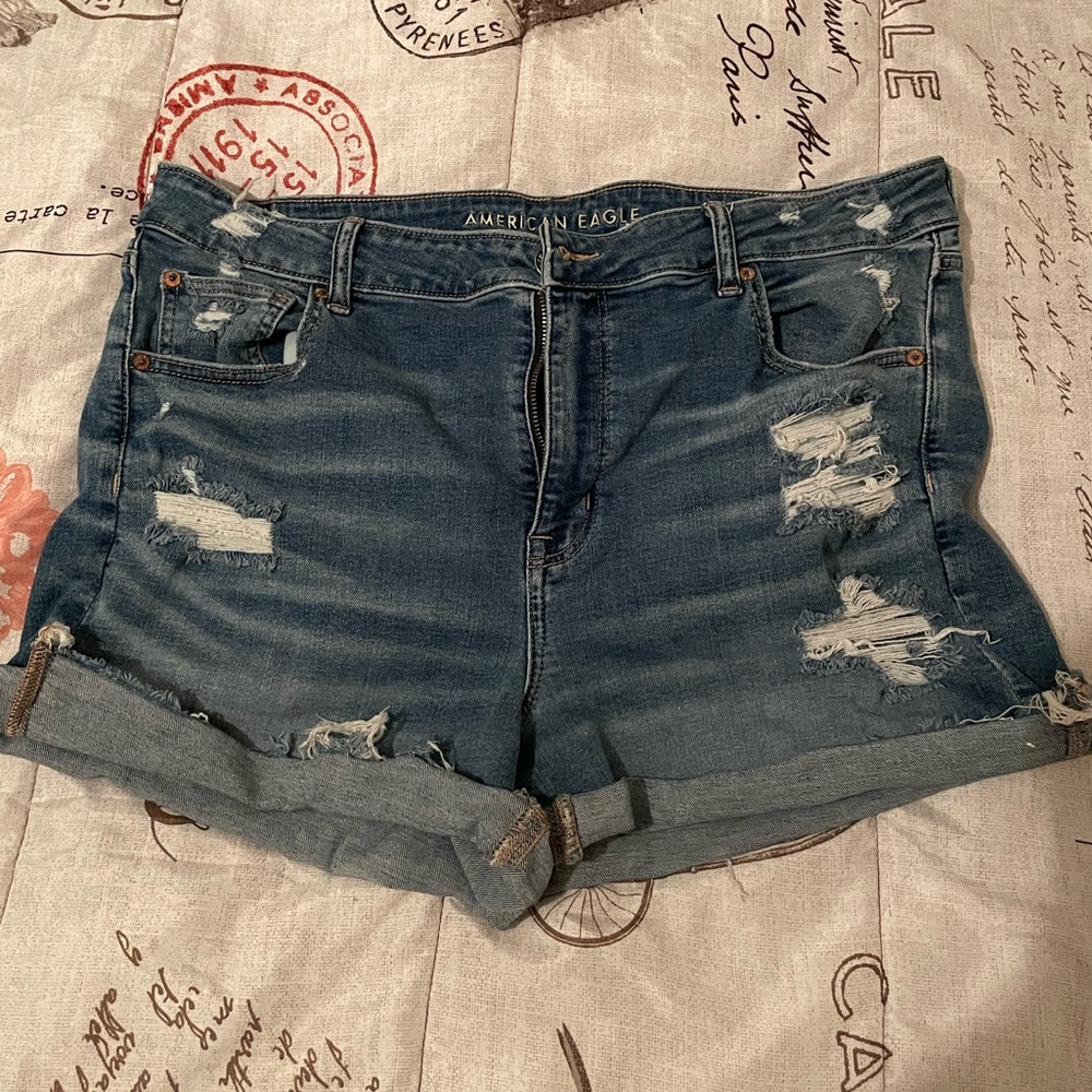 American Eagle High Rise Shortie shorts